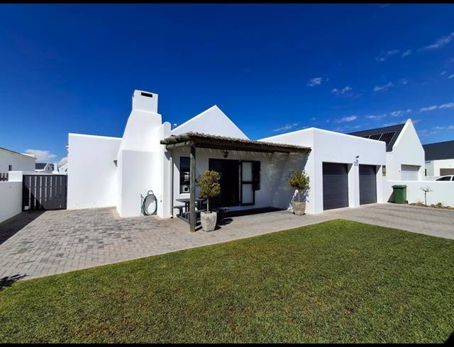 3 BEDROOM HOUSE FOR SALE IN BRITANNIA BAY